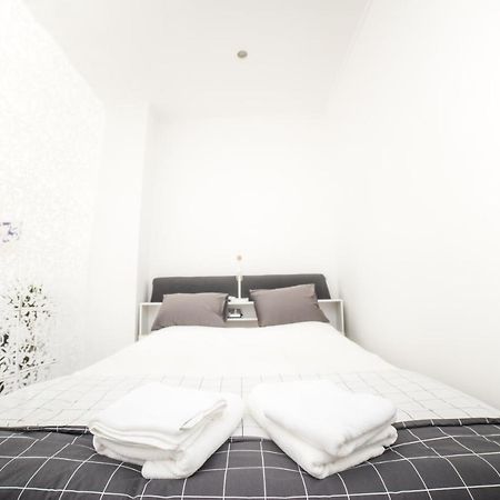 City Centre Hidden Gem! Apartment For Up To 3 People Брюссель Екстер'єр фото